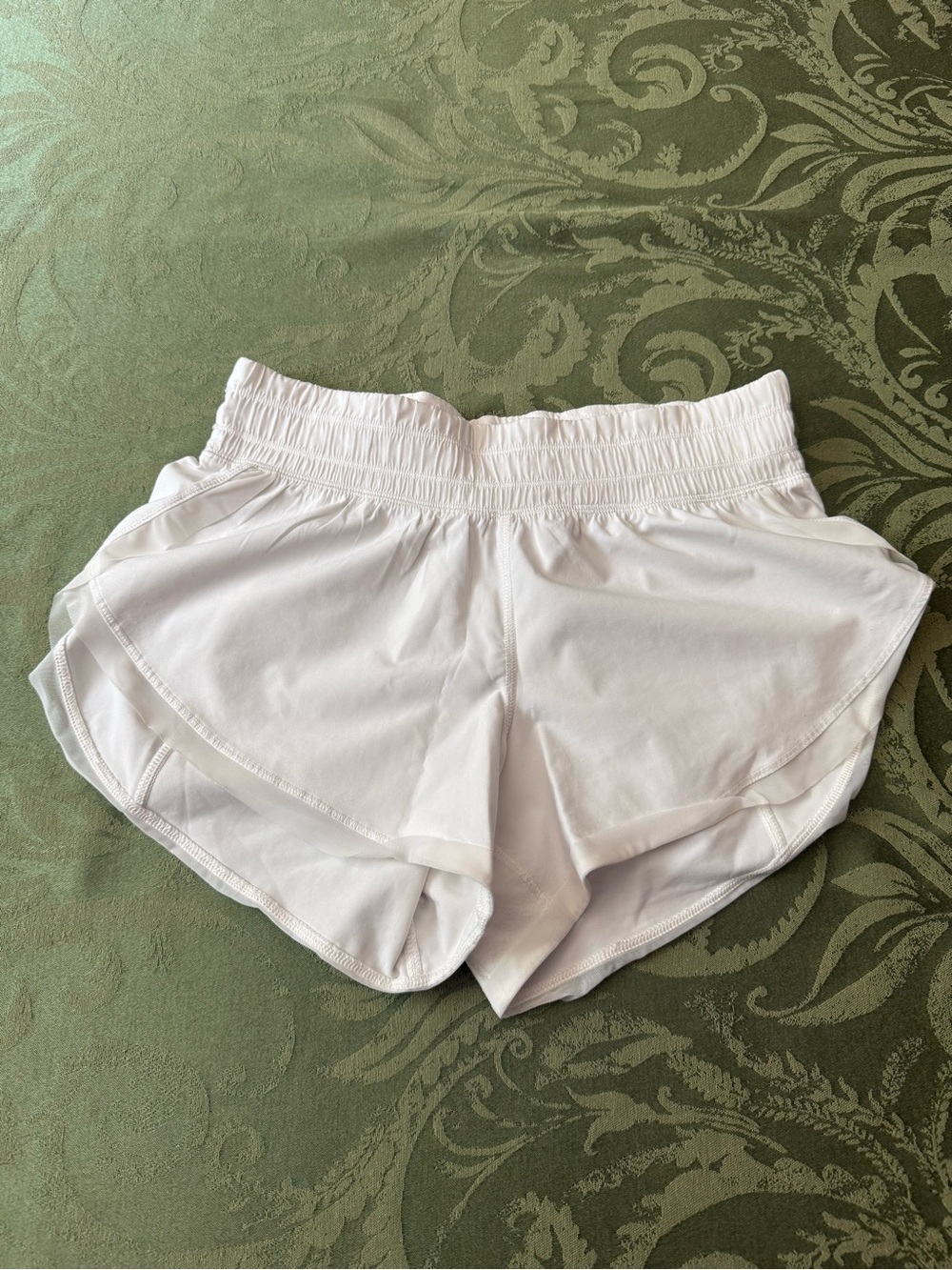Lululemon Women’s White Athletic Shorts with Elastic Waist size 4